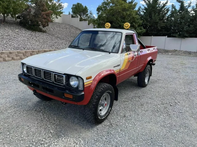 1981-Toyota-Pickup-4x4-1_result22-1536x1152