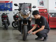 Efek Tekanan Ban Motor Terlalu Keras, Berpotensi Bahaya