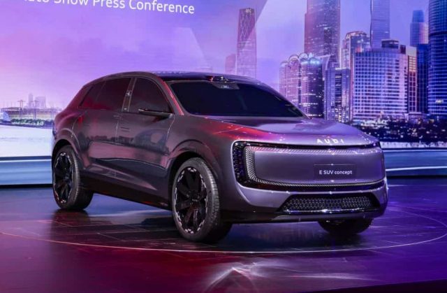 Audi-E-SUV-concept-7-1032x1024