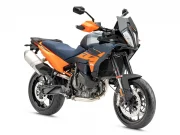 KTM 890 SMT 2026 Motor sport-touring yang tetap setia pada aturannya sendiri