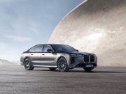BMW Akhirnya Meluncurkan Seri 7 Berbahan Bakar Bensin