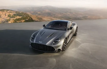 Hanya 50 Orang yang Akan Pernah Memiliki Aston Martin Vanquish V12 Terbaru yang Paling Langka