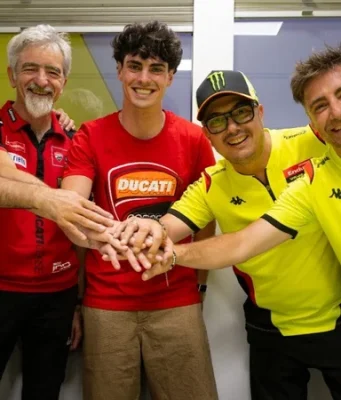 Valentino Rossi menyelesaikan line-up VR46 2027 dengan Fermin Aldeguer dan Nicolo Bulega