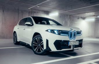 BMW iX3 Raih 100.000 Pesanan di Tahun Pertamanya