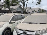 Jangan Langsung Dilap! Begini Cara Membersihkan Mobil dan Motor yang Terkena Abu Vulkanik