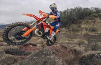 KTM meluncurkan kampanye uji coba baru dengan jajaran lengkap motor Enduro 2027 yang tersedia.