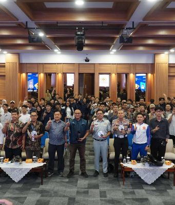 ‘Secangkir Kopi, Sejuta Mimpi’, DAM Gelar Seminar Safety Riding di Universitas Widyatama