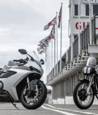 Norton menghadirkan Manx 30M spesifikasi 1953 modern ke Goodwood Revival 2026.