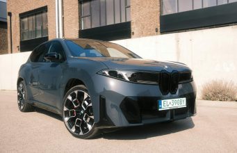 Saksikan Performa BMW iX3 Terbaru dalam Uji Moose.