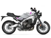 Yamaha XSR900 hadir dengan pilihan warna Neon White yang stylish.