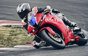 Honda CBR600RR 2027 mendapatkan rem baru, desain yang direvisi, dan elektronik yang diperbarui.