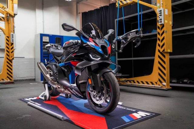 BMW-M-1000-RR-motorsport-frame-03-1536x1024