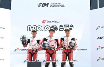 Melesat di Tengah Persaingan Ketat, Bintang dan Resky Naik Podium Moto4 Asia Cup