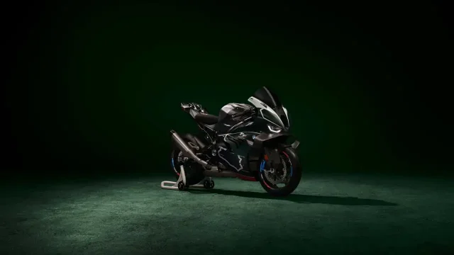 bmw-m-1000-rr-iom-tt