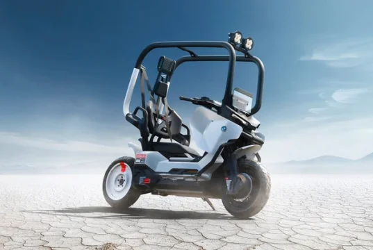 Paten BMW Vision CE mengarah pada varian produksi.