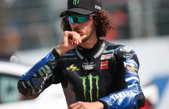 Juara MotoGP angkat bicara setelah menerima ancaman kematian terkait insiden dengan marshal di Indonesia.